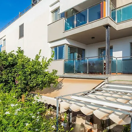 Apartment Syrenah
